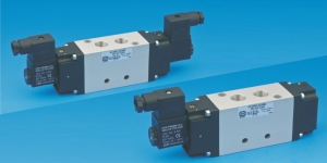 ZAWORY ROZDZIELAJĄCE TYPU ZE G3/8, 5/2, 5/3, 3/2 i 3/3, sterowane elektromagnetycznie, sterowane jednostronnie elektromagnetycznie i powrót sprężyną, Seria ZE